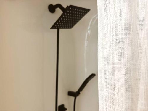 Woodland Reserve - Mini Golf, Home-Gym, and More! Only 10 Minutes from Downtown Woodland Reserve - Mini Golf, Home-Gym, and More! Only 10 Minutes from Downtown