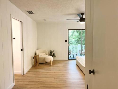 Woodland Reserve - Mini Golf, Home-Gym, and More! Only 10 Minutes from Downtown Woodland Reserve - Mini Golf, Home-Gym, and More! Only 10 Minutes from Downtown