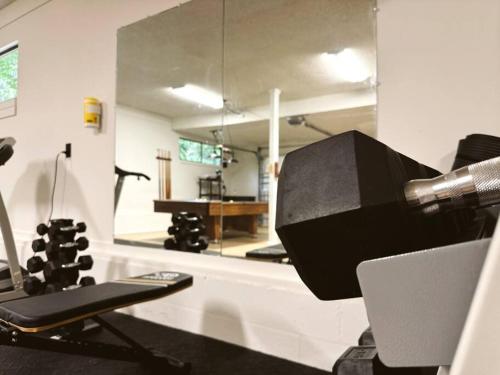 Woodland Reserve - Mini Golf, Home-Gym, and More! Only 10 Minutes from Downtown Woodland Reserve - Mini Golf, Home-Gym, and More! Only 10 Minutes from Downtown