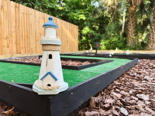 Woodland Reserve - Mini Golf, Home-Gym, and More! Only 10 Minutes from Downtown Woodland Reserve - Mini Golf, Home-Gym, and More! Only 10 Minutes from Downtown