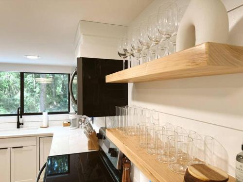 Woodland Reserve - Mini Golf, Home-Gym, and More! Only 10 Minutes from Downtown Woodland Reserve - Mini Golf, Home-Gym, and More! Only 10 Minutes from Downtown