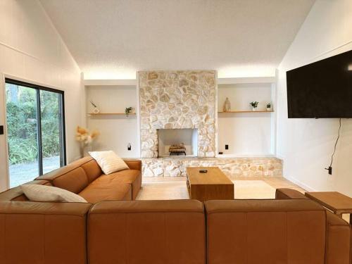 Woodland Reserve - Mini Golf, Home-Gym, and More! Only 10 Minutes from Downtown Woodland Reserve - Mini Golf, Home-Gym, and More! Only 10 Minutes from Downtown