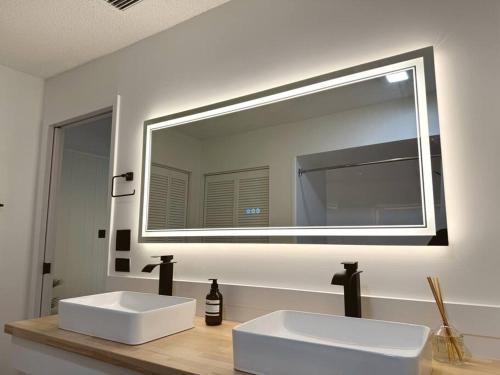 Woodland Reserve - Mini Golf, Home-Gym, and More! Only 10 Minutes from Downtown Woodland Reserve - Mini Golf, Home-Gym, and More! Only 10 Minutes from Downtown