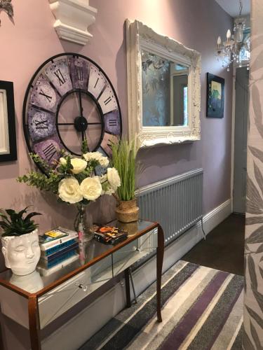 Acacia Villas Guest House in Guildford