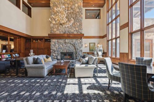 Highlands Lodge 402 by East West Hospitality in Beaver Creek, USA