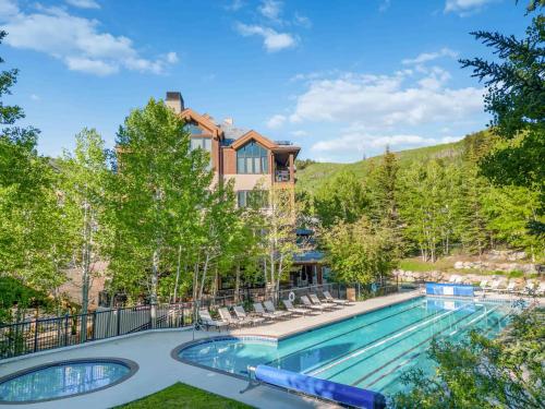 Highlands Lodge 402 by East West Hospitality in Beaver Creek, USA