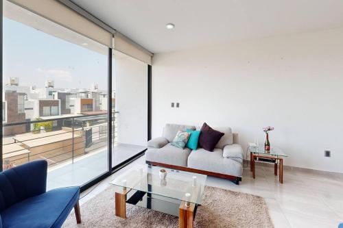 Amplio departamento con alberca, zona residencial in San José el Alto, Mexico