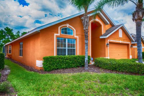 4 Bed, 3 Bath Villa in Gated Community