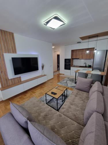 Marlux 2, Pirot