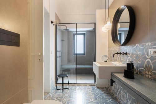 One-Bedroom Apartment image 5