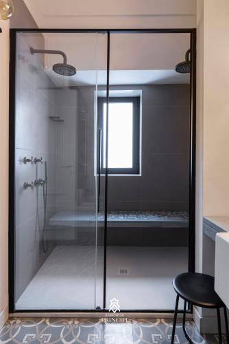One-Bedroom Apartment image 4
