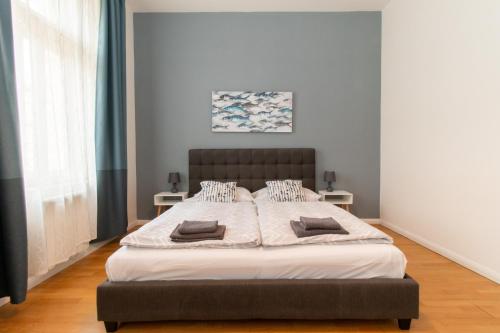 Studio Apartment image 2