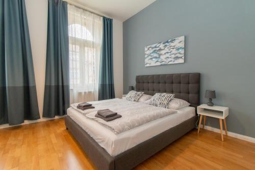 Studio Apartment image 9