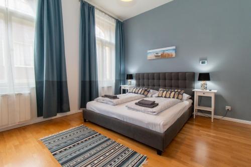Studio Apartment image 2