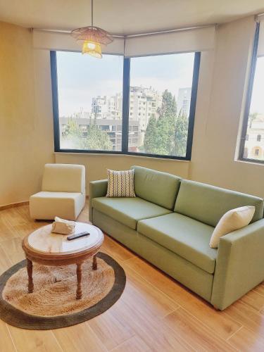 Rita's Sunlit Corner Apt - Near ABC Mall - main image