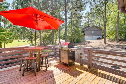 Pinehurst Home: Fire Pit, BBQ + Golf Course View! in Pinehurst (NC)