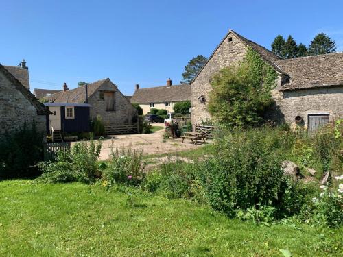 The Hut at Bay Tree Farm, Nympsfield in Nympsfield