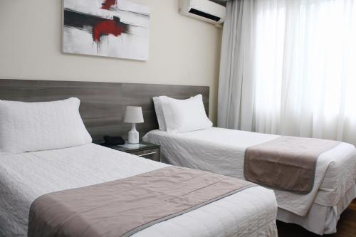 2 twin beds