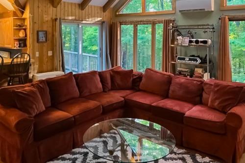 Secluded Mountain House in Forest Farms, USA
