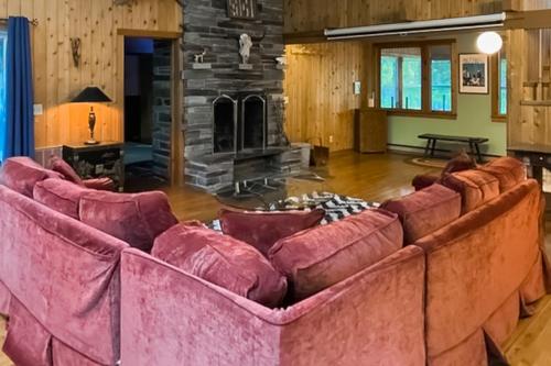 Secluded Mountain House in Forest Farms, USA