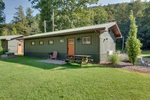 . 9 Mi to Worlds End State Park Deluxe Cabin H