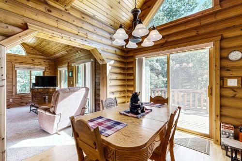 High Ridge Escape in New Lisbon, USA