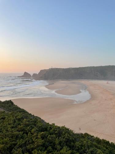Natalie's tiny house- 6 minutes from the beach! · Odeceixe
