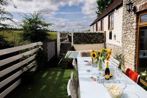 The West Barn near Bath, sleeps 24 and 2 hot tubs in Wick