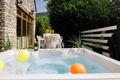 The West Barn near Bath, sleeps 24 and 2 hot tubs in Wick