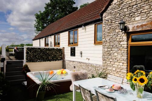 The West Barn near Bath, sleeps 24 and 2 hot tubs in Wick