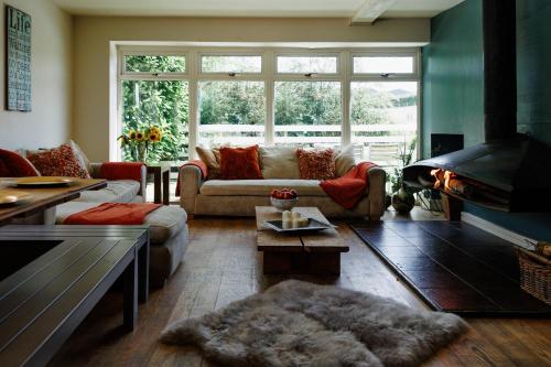 The West Barn near Bath, sleeps 24 and 2 hot tubs in Wick