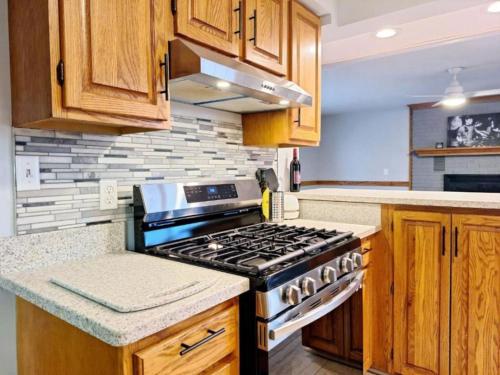 3 Bedroom Home in Town in North East, USA