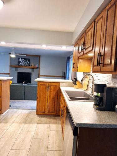 3 Bedroom Home in Town in North East, USA