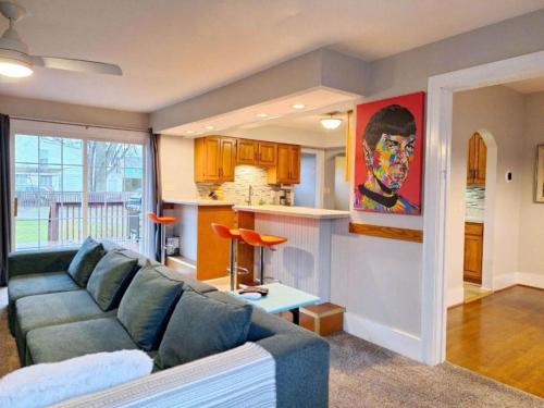 3 Bedroom Home in Town in North East, USA