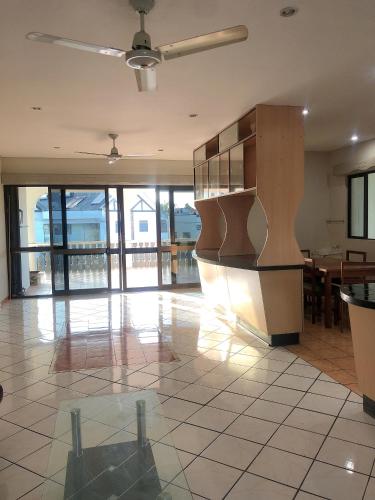 ideal airport rooms in นาดิ