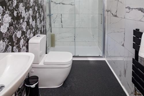 Luxury Double Room With Jacuzzi Bath image 10