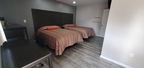 Villa Rosa Motel - image 11