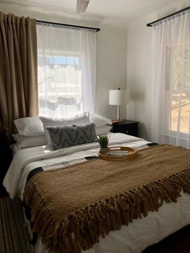 Casita Needles with Jacuzzi, Firepit, Boat Parking in นีเดิลส์ (CA)