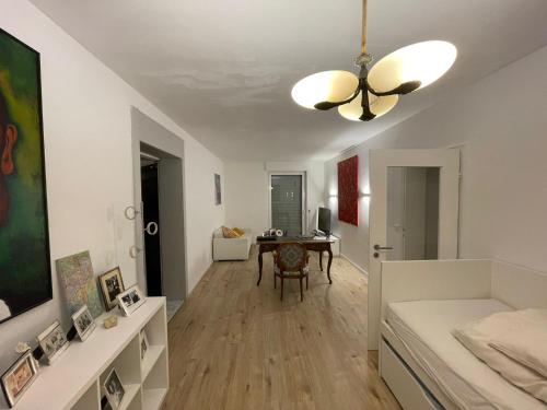 Ganzes Haus in ruhiger Lage zwischen Heidelberg und Mannheim in Edingen-Neckarhausen