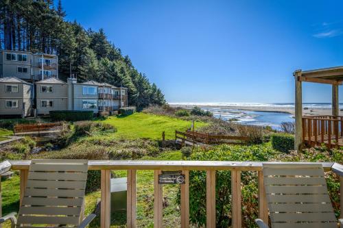 Little Creek Cove Beach Resort in Newport (OR)