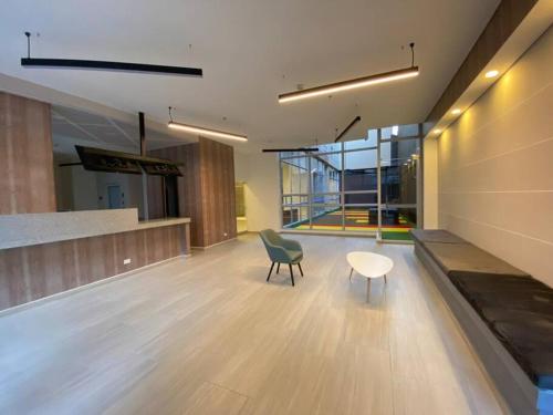 Apartamento Moderno para Trabajo Remoto y Turismo - image 3