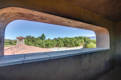 Valley Center Studio on Vineyard with Mountain View