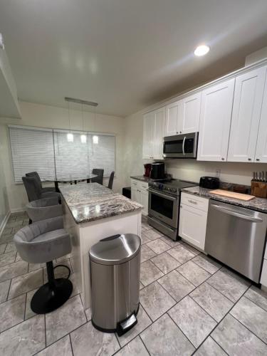 Chic 3 Bedroom house in Baltimore in Baltimore, USA