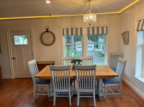 Gray's Manor - Lake Memphremagog in Derby (VT)
