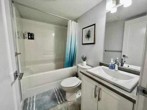 Wakes Up in Sunshine, Steps to Ocean and Mall in Surrey, Canada