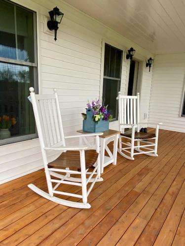 Gray's Manor - Lake Memphremagog in Derby (VT)