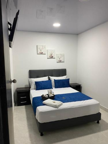 Hotel barajas in Montelíbano