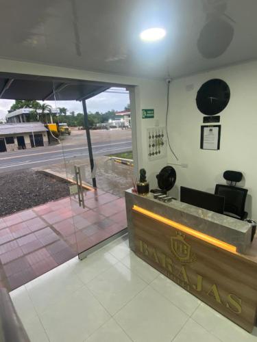 Hotel barajas in Montelíbano