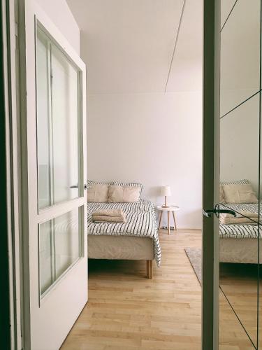 Cozy central flat next to tram and bus stations