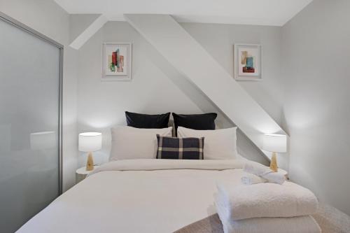 Augustus Harmony Apartment with Parking - Air-con, Auckland